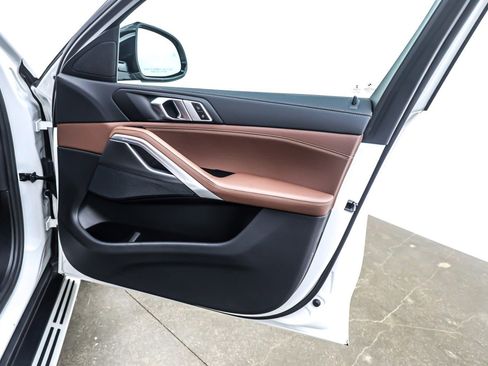 Used 2022 BMW X6 xDrive40i w/ Premium Package image 24