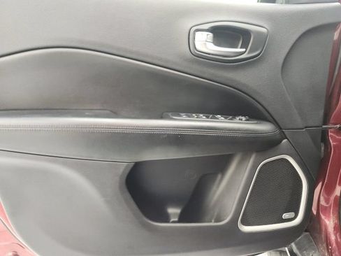 Used 2021 Jeep Compass Latitude w/ Sun and Sound Group FWD image 11
