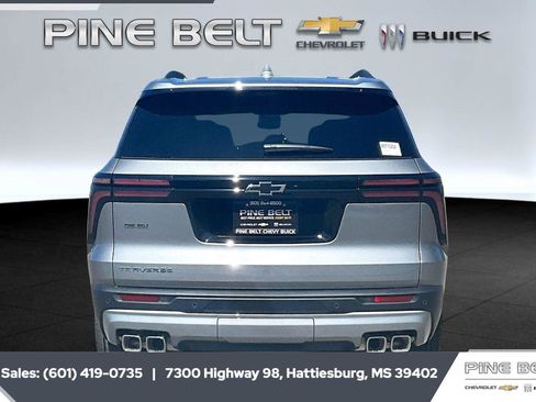 New 2026 Chevrolet Traverse LT w/ Sun and Wheel Package FWD image 4