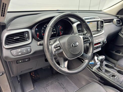 Used 2019 Kia Sorento SX w/ SX Touring Package AWD/4WD image 13