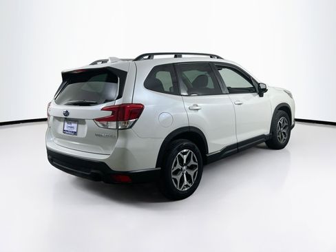 Used 2022 Subaru Forester Premium image 5