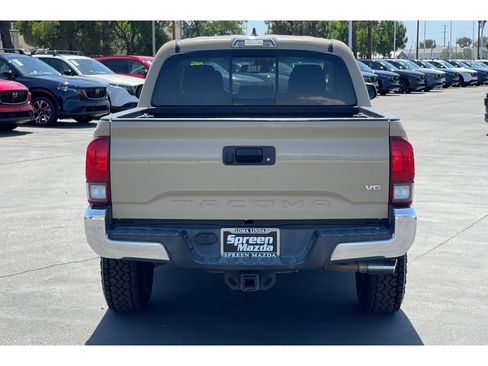 Used 2018 Toyota Tacoma SR5 RWD image 5