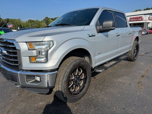 Used 2016 Ford F150 XLT w/ Equipment Group 302A Luxury AWD/4WD image 9