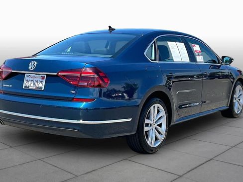 Used 2018 Volkswagen Passat 2.0T SE FWD image 12