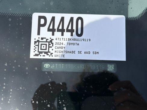 Certified 2024 Toyota Camry SE w/ Convenience Package image 3