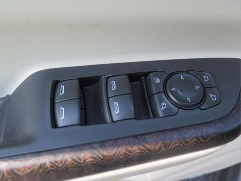 Used 2021 GMC Acadia Denali w/ Denali Technology Package FWD image 10