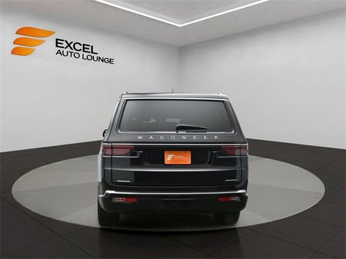 Used 2023 Jeep Wagoneer Series II image 4