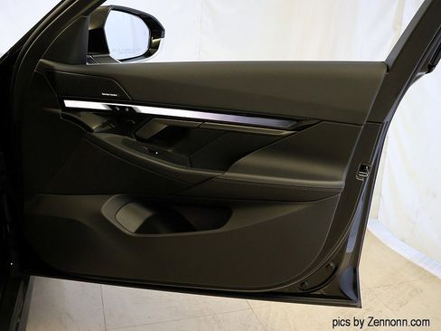 Certified 2025 BMW 540i xDrive image 36