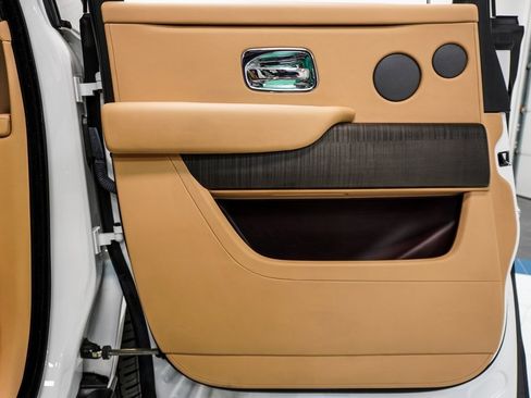 Used 2020 Rolls-Royce Cullinan image 12