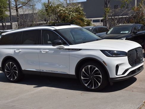 New 2026 Lincoln Aviator Reserve image 4