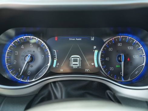 Used 2026 Chrysler Pacifica Pinnacle AWD/4WD image 33