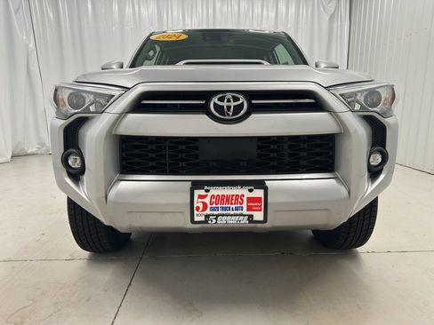 Used 2024 Toyota 4Runner TRD Off-Road Premium image 4