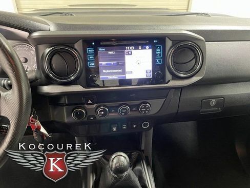 Used 2019 Toyota Tacoma TRD Sport AWD/4WD image 16