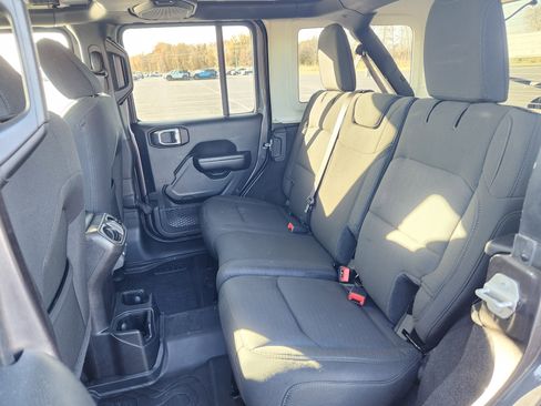 Used 2021 Jeep Wrangler Unlimited Sport image 11