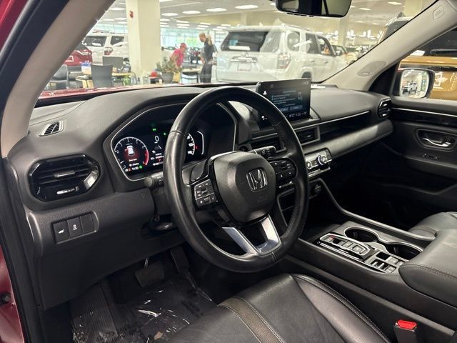 Used 2024 Honda Pilot Touring image 16