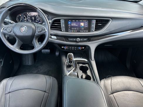Used 2020 Buick Enclave Avenir w/ Avenir Technology Package AWD/4WD image 17