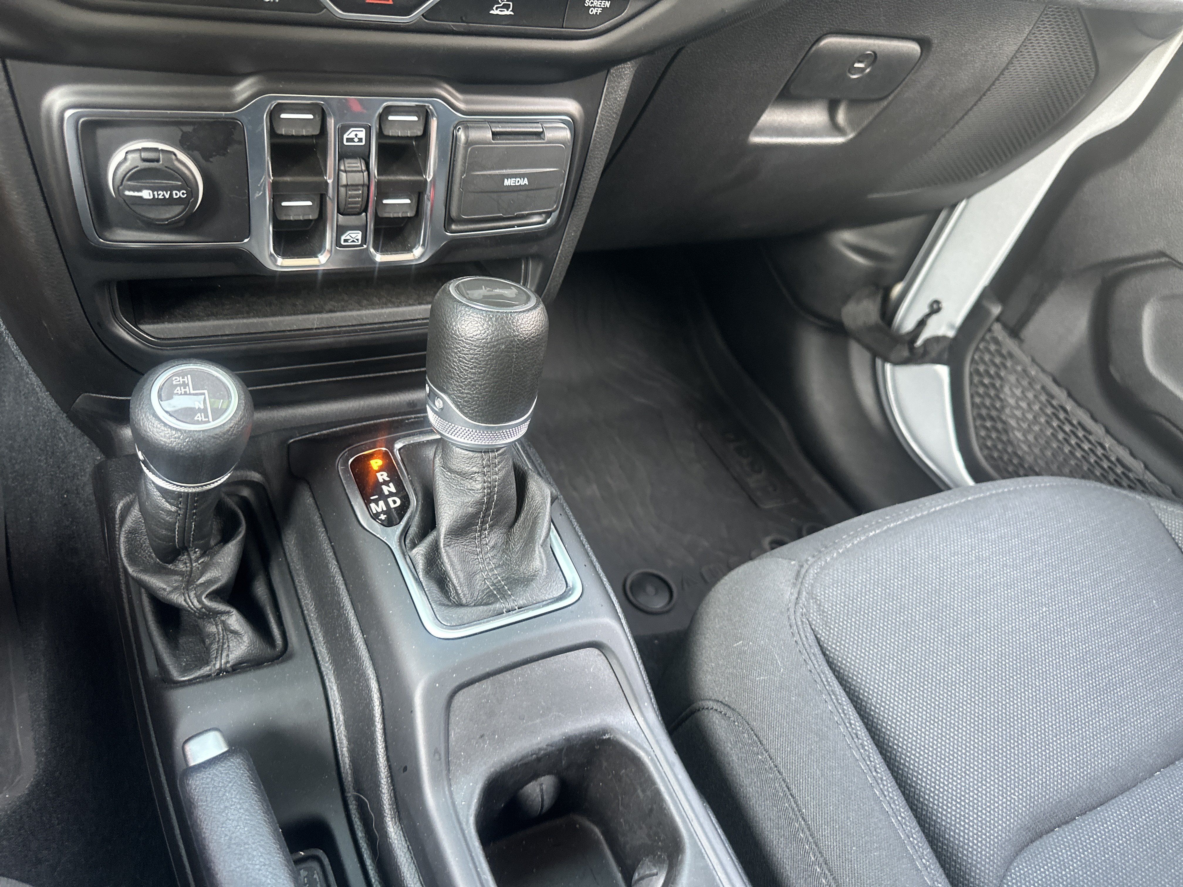 Used 2023 Jeep Wrangler Unlimited Sport AWD/4WD image 19