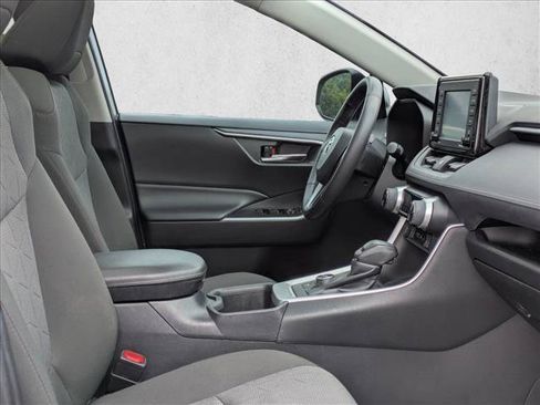 Used 2022 Toyota RAV4 XLE AWD/4WD image 26