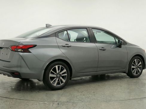 Used 2025 Nissan Versa SV image 9