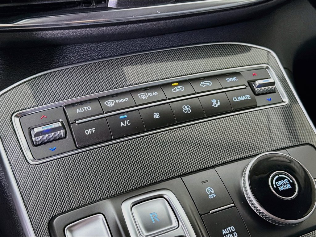 Used 2022 Hyundai Santa Fe SEL w/ Convenience Package FWD image 19