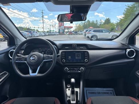 Used 2024 Nissan Versa SR FWD image 13