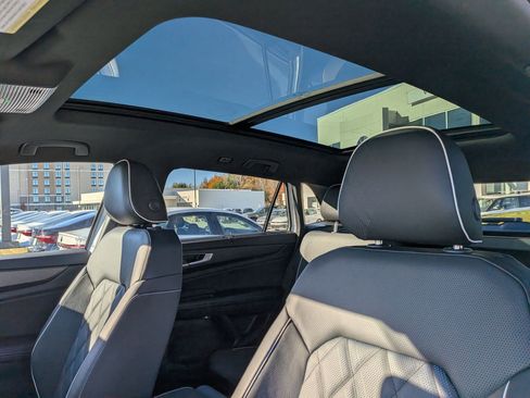 New 2026 Volkswagen Atlas Cross Sport SEL Premium R-Line image 17