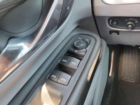 Used 2024 GMC Terrain SLE image 13