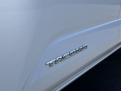 Certified 2024 Toyota Tacoma SR5 AWD/4WD image 33