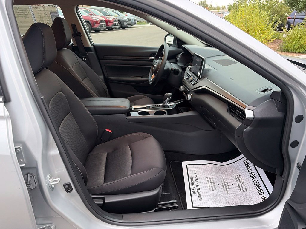 Used 2024 Nissan Altima 2.5 SV FWD image 13