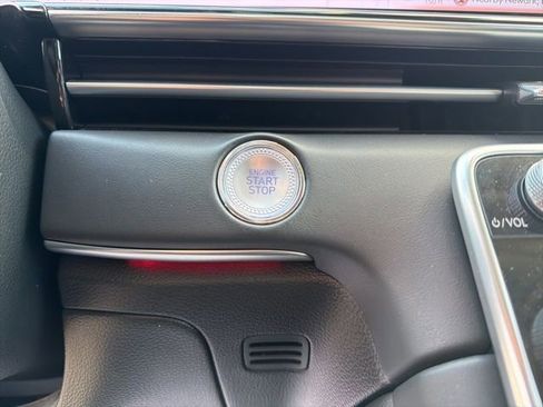 Used 2025 Genesis GV80 2.5T Standard image 19