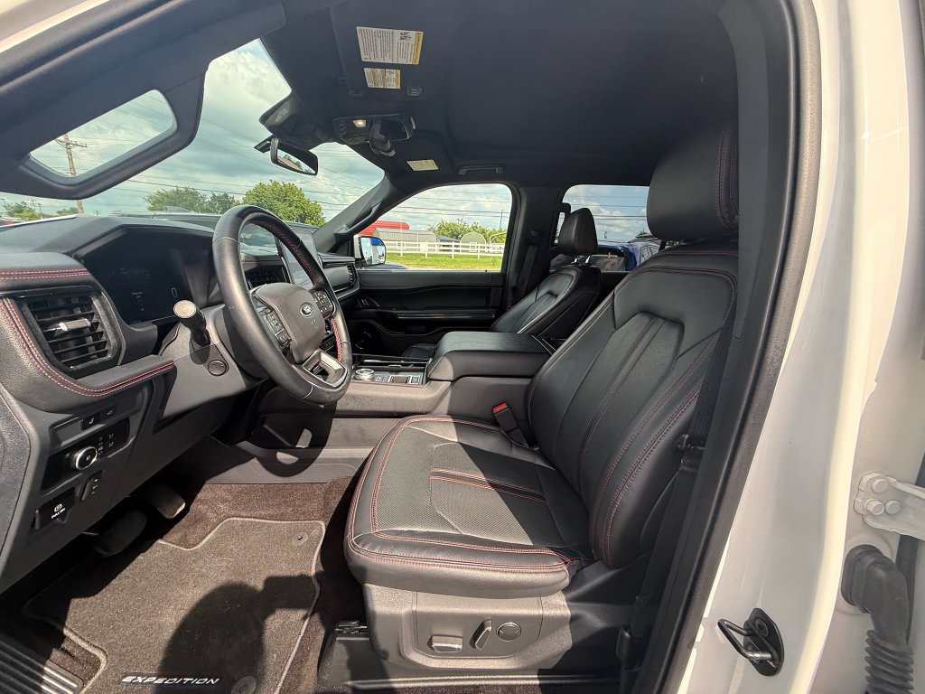 Used 2022 Ford Expedition Limited RWD image 13