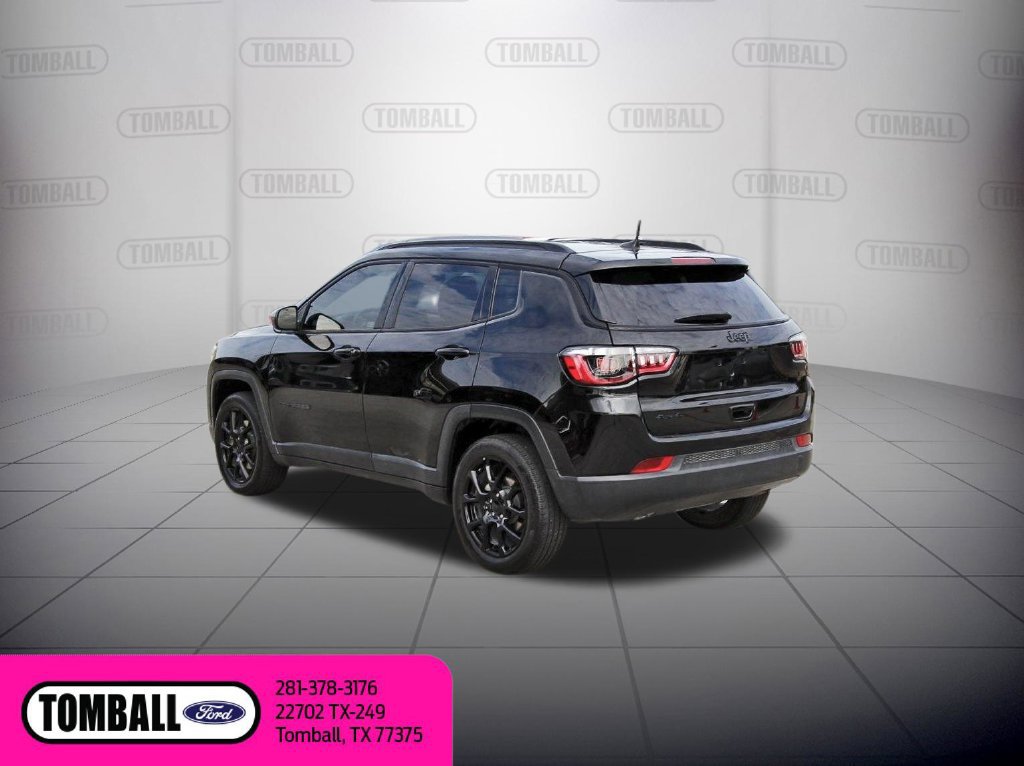 Used 2024 Jeep Compass Latitude w/ Altitude Special Edition AWD/4WD image 5