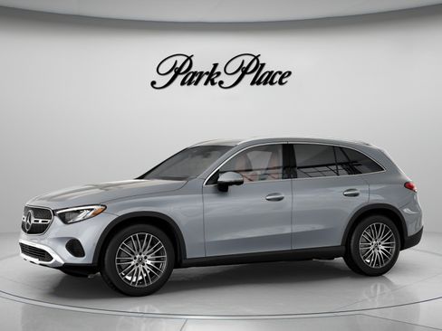 Certified 2026 Mercedes-Benz GLC 300 image 3