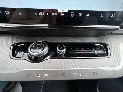 Used 2025 Ford Expedition Active AWD/4WD image 20