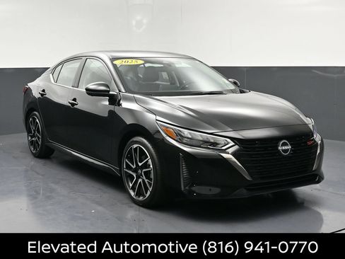 Certified 2025 Nissan Sentra SR w/ SR Premium Package FWD image 1