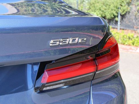 Used 2023 BMW 530e xDrive w/ Premium Package AWD/4WD image 8
