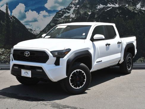 Certified 2024 Toyota Tacoma TRD Off-Road AWD/4WD image 6