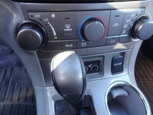 Used 2013 Toyota Highlander SE image 9