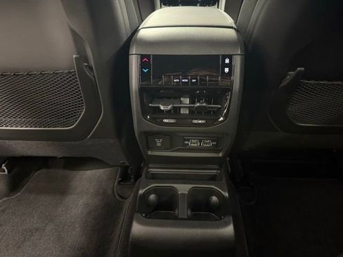 New 2025 Jeep Grand Cherokee L Altitude image 18