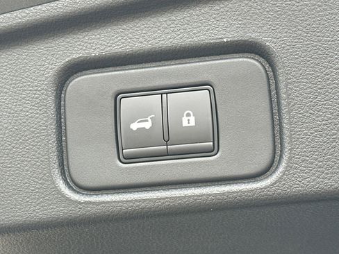 New 2025 Nissan Pathfinder SV w/ SV Premium Package image 20