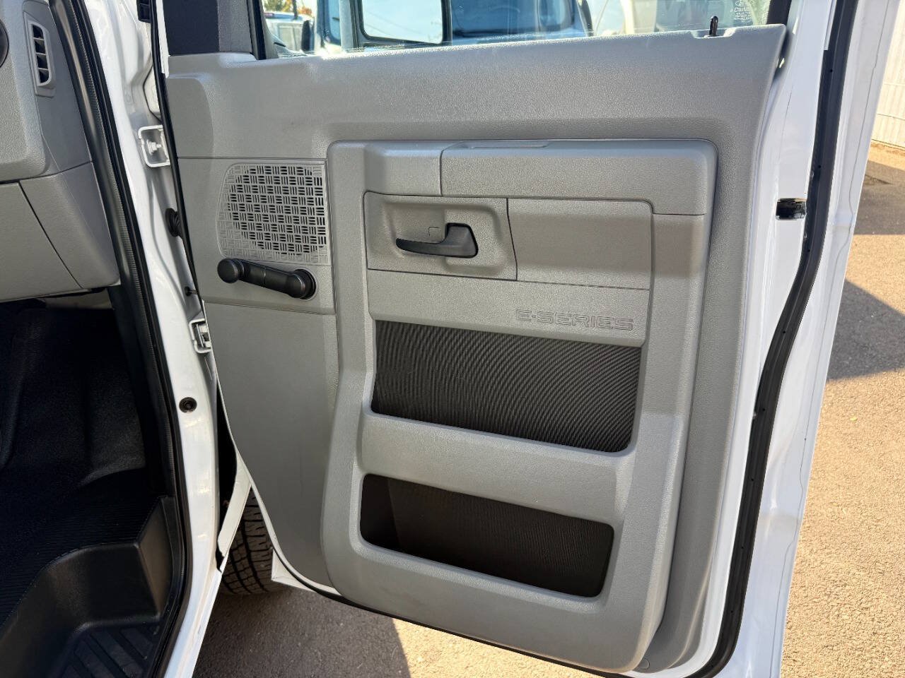 Used 2013 Ford E-350 and Econoline 350 Super Duty RWD image 50