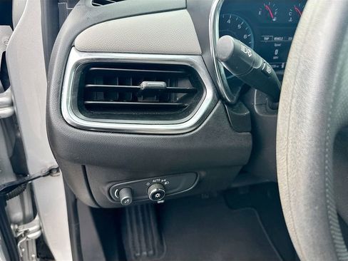 Used 2020 Chevrolet Equinox LS w/ LS Convenience Package image 10