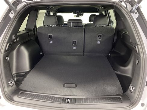 New 2025 Jeep Grand Cherokee Laredo w/ Luxury Tech Group I image 31