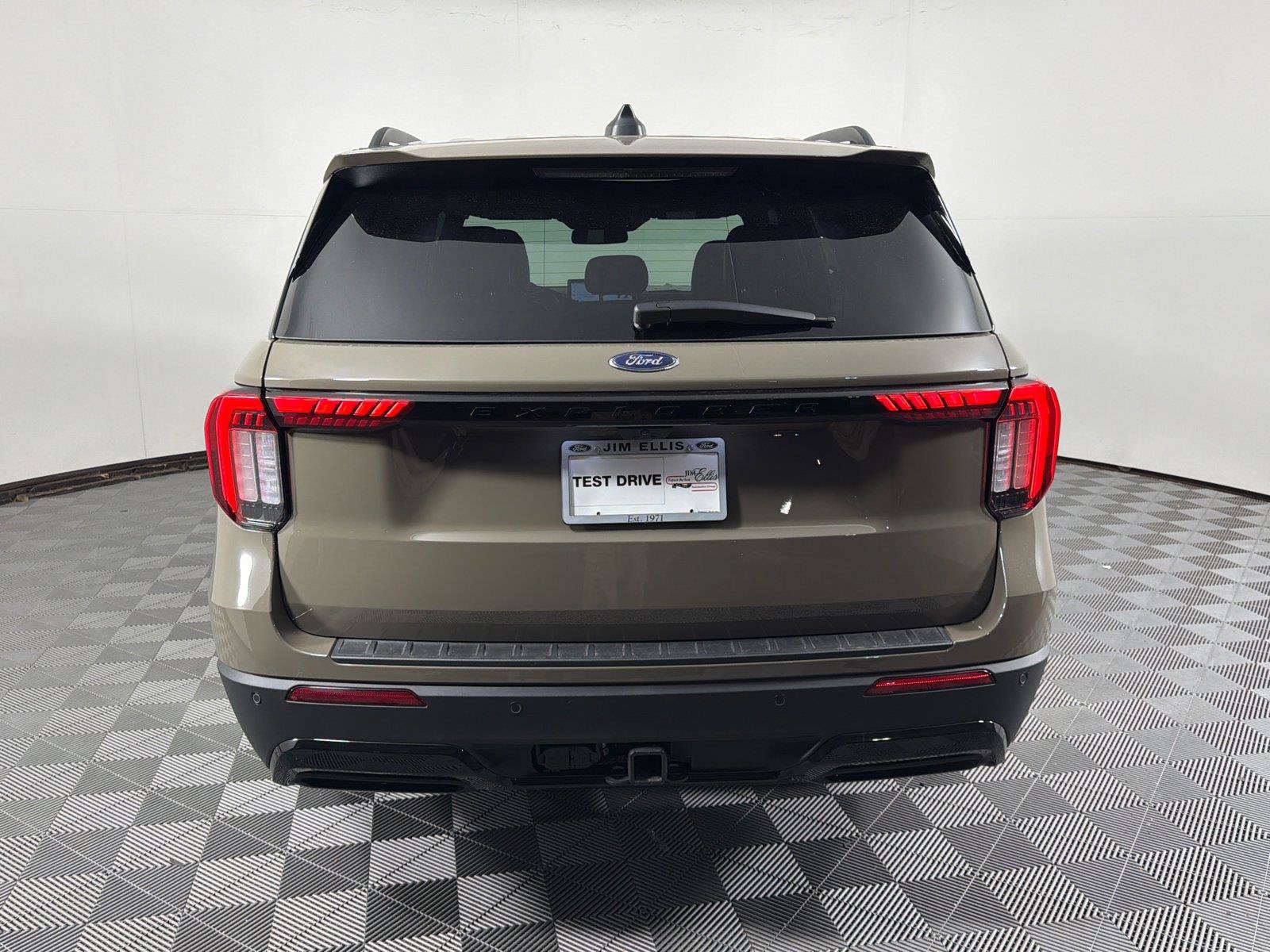Used 2026 Ford Explorer ST-Line w/ Premium Package RWD image 6