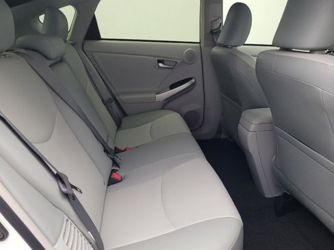 Used 2015 Toyota Prius Five image 19