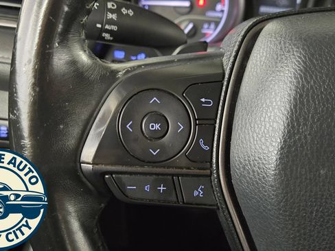 Used 2021 Toyota Camry SE FWD image 12