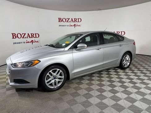 Used 2016 Ford Fusion SE FWD image 6