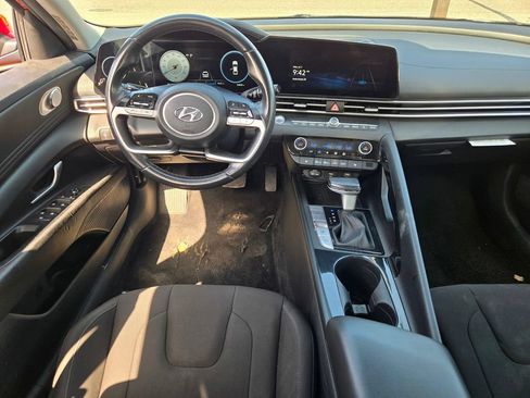 Used 2023 Hyundai Elantra SEL w/ Convenience Package FWD image 21