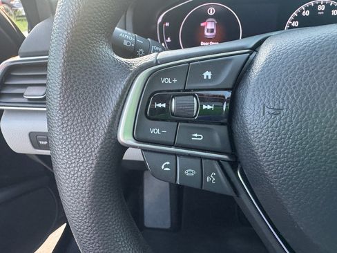 Used 2019 Honda Accord EX image 13