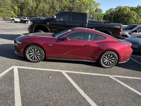 Used 2025 Ford Mustang GT Premium image 12